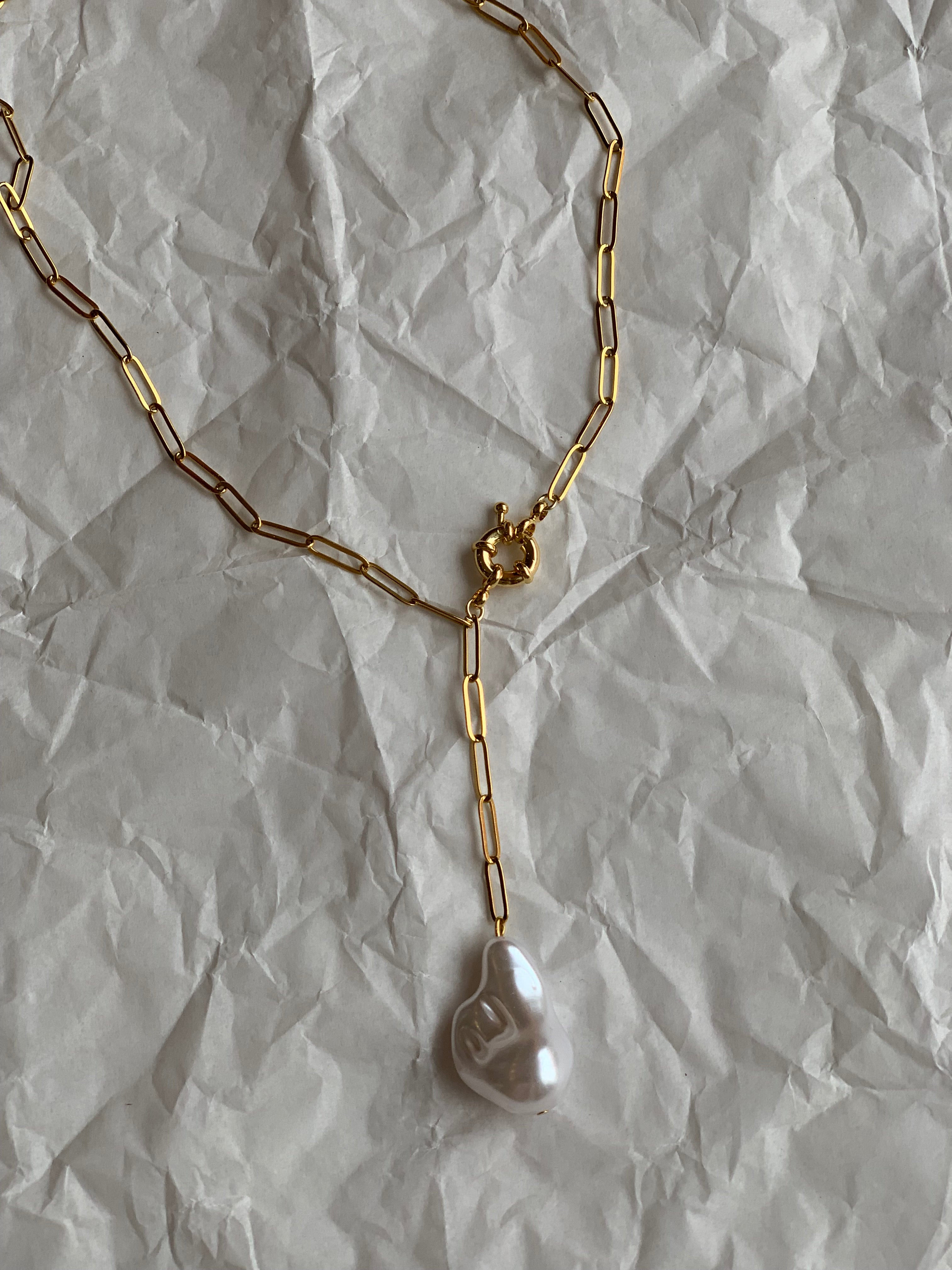 Perul dropped necklace