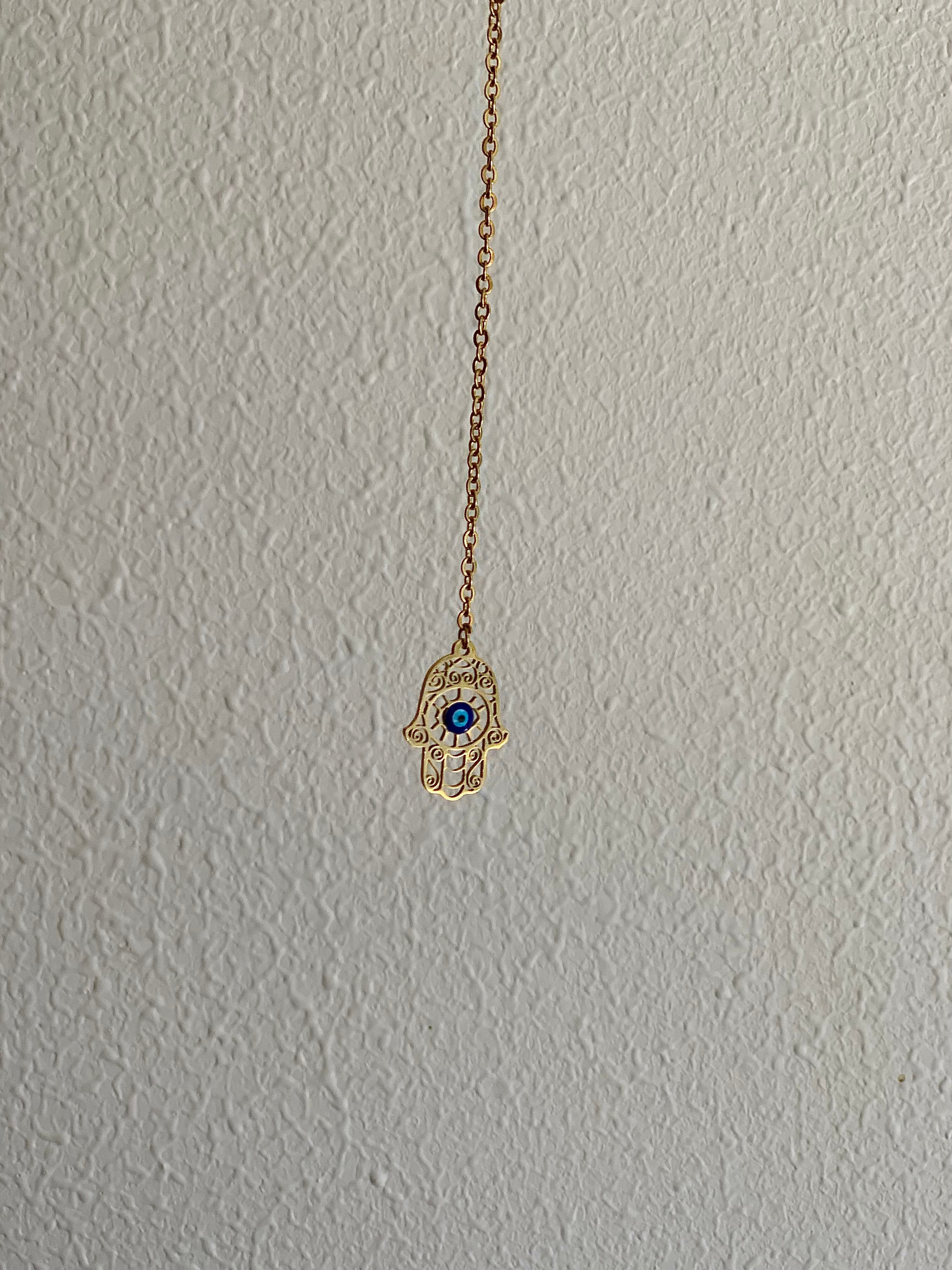 Lashin dropped necklace