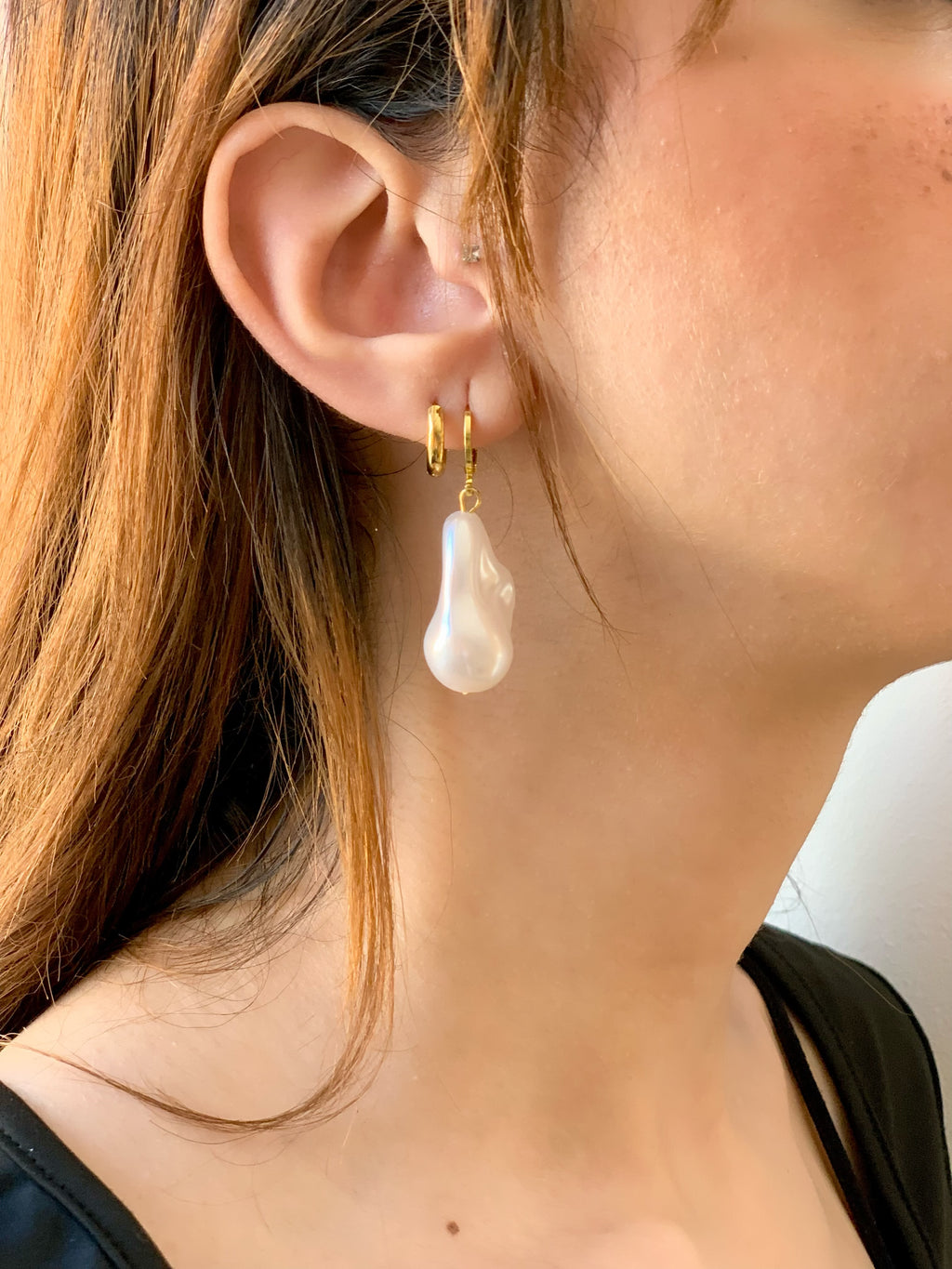 Gold pearl earrings