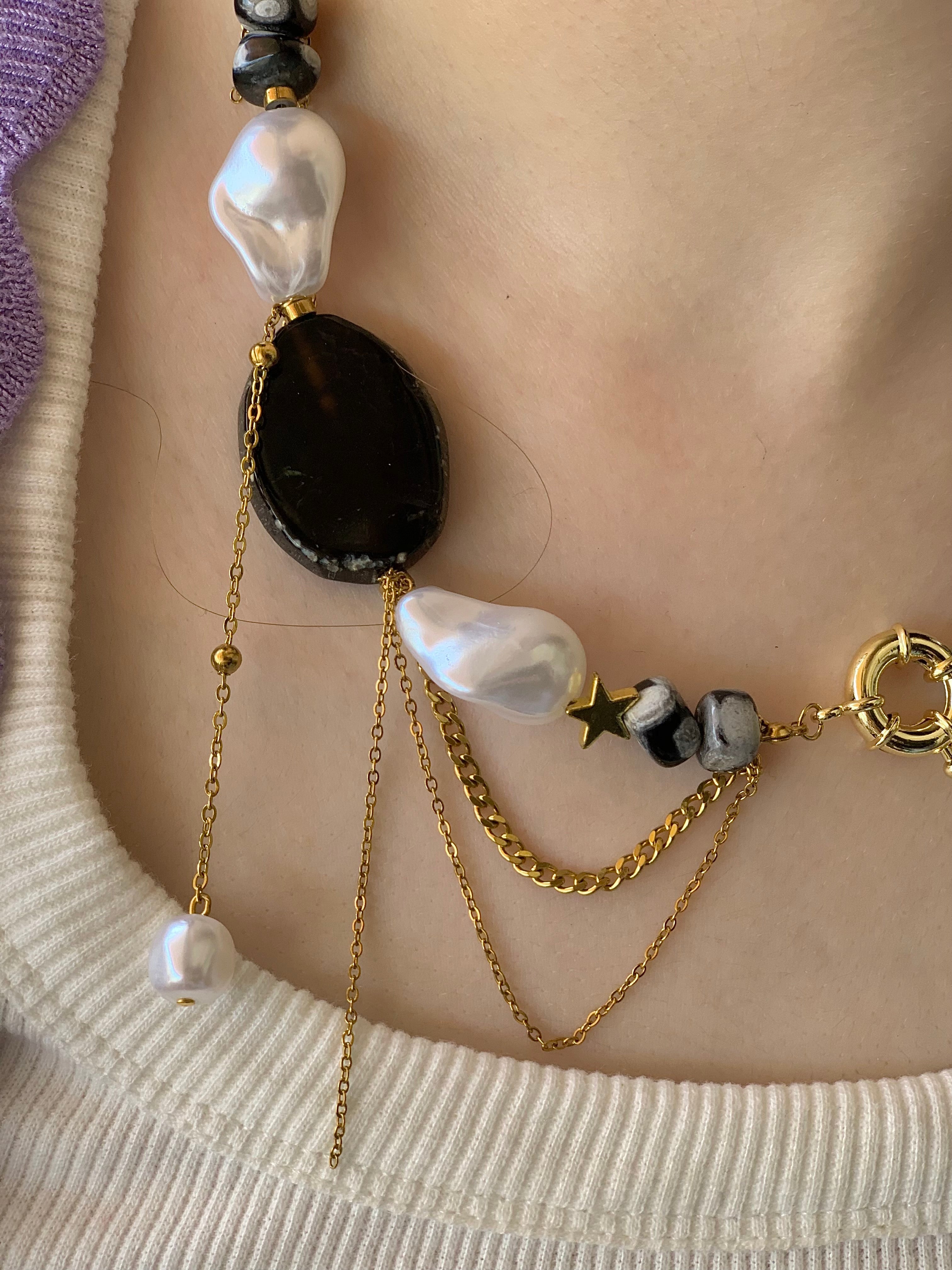 Anni choker