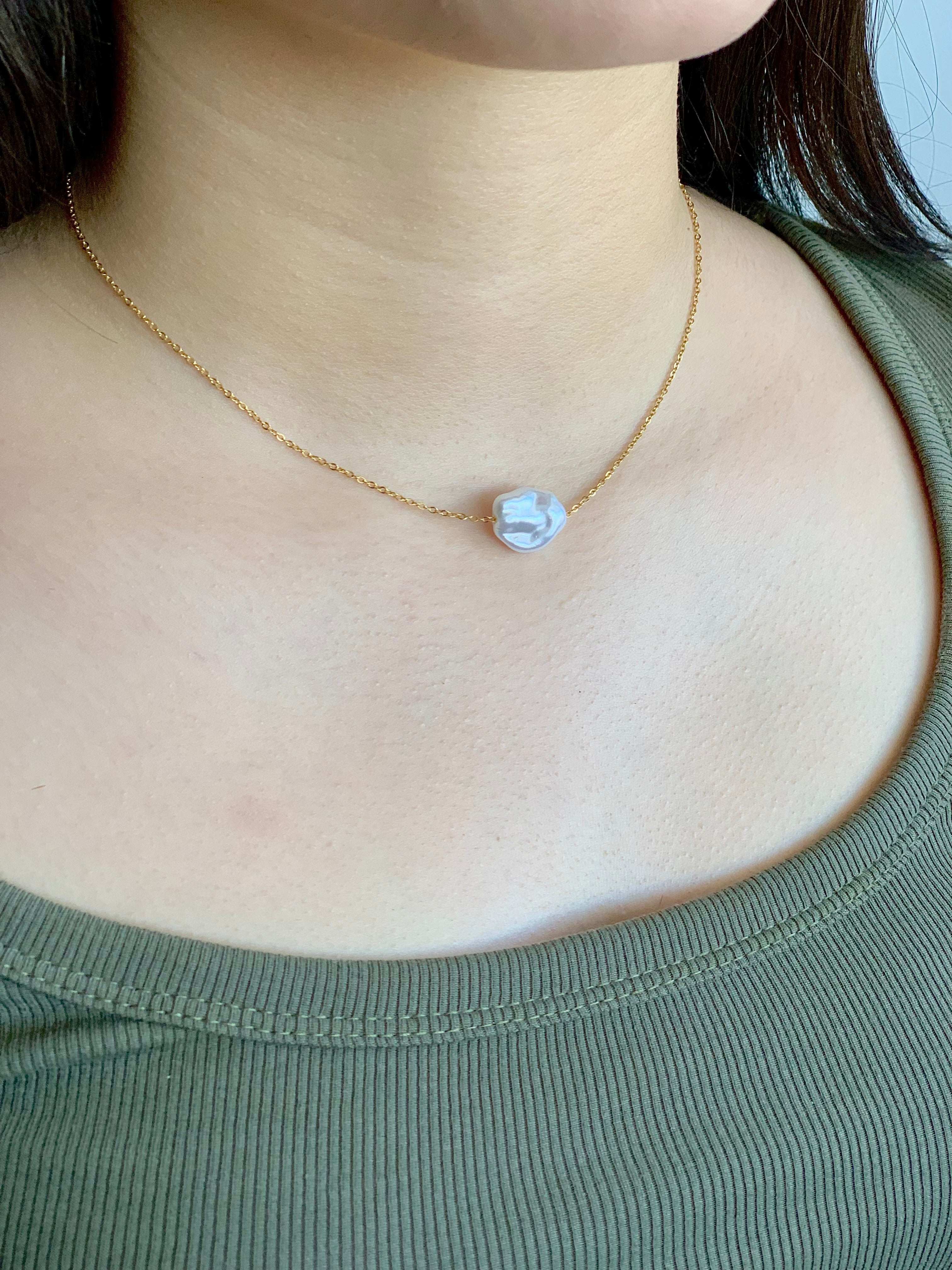 Nyi pearl necklace