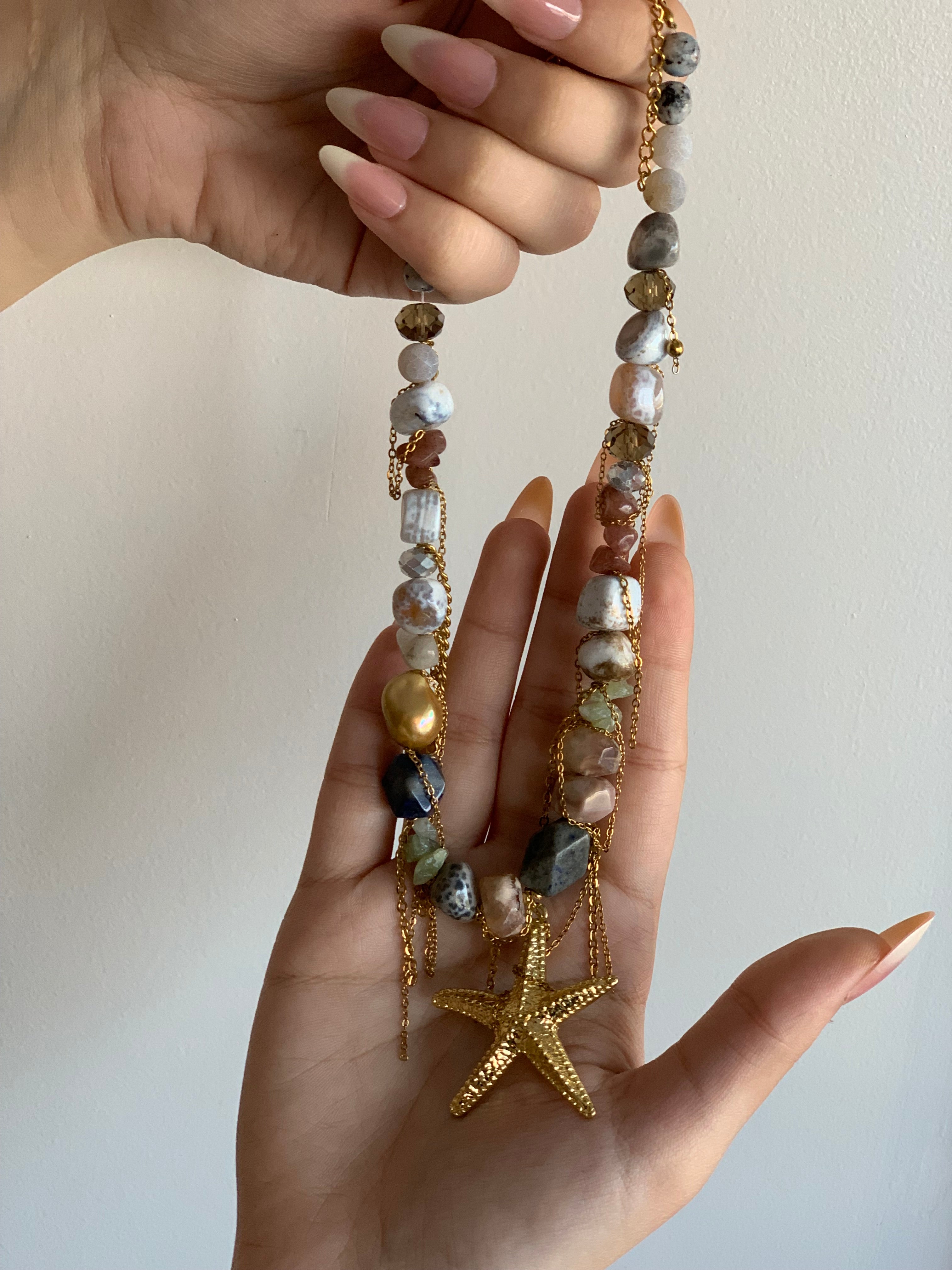 Shadora choker
