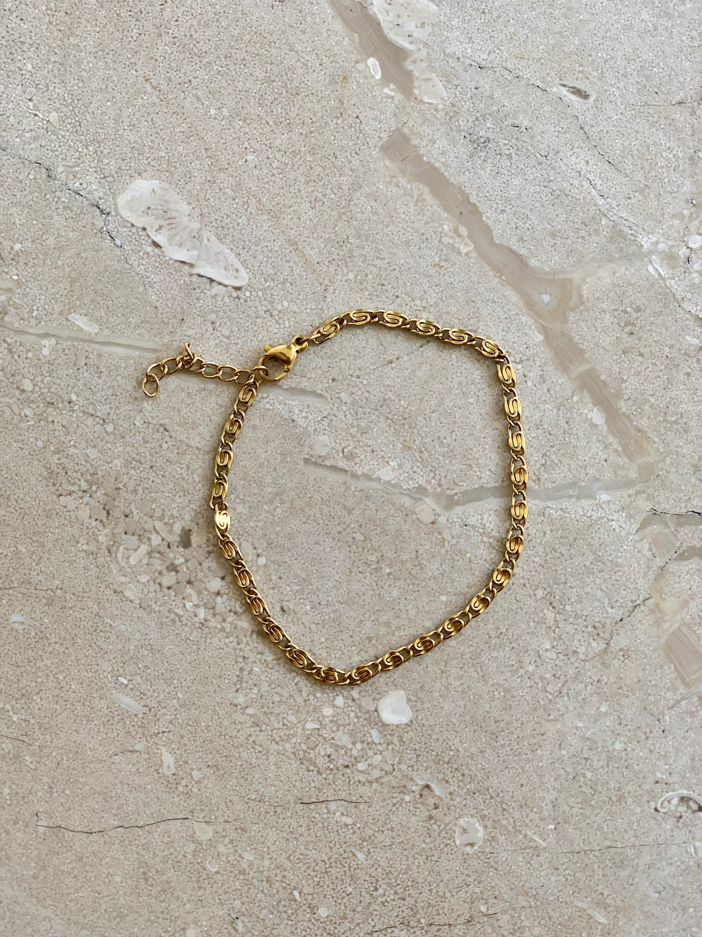 Lyin bracelet