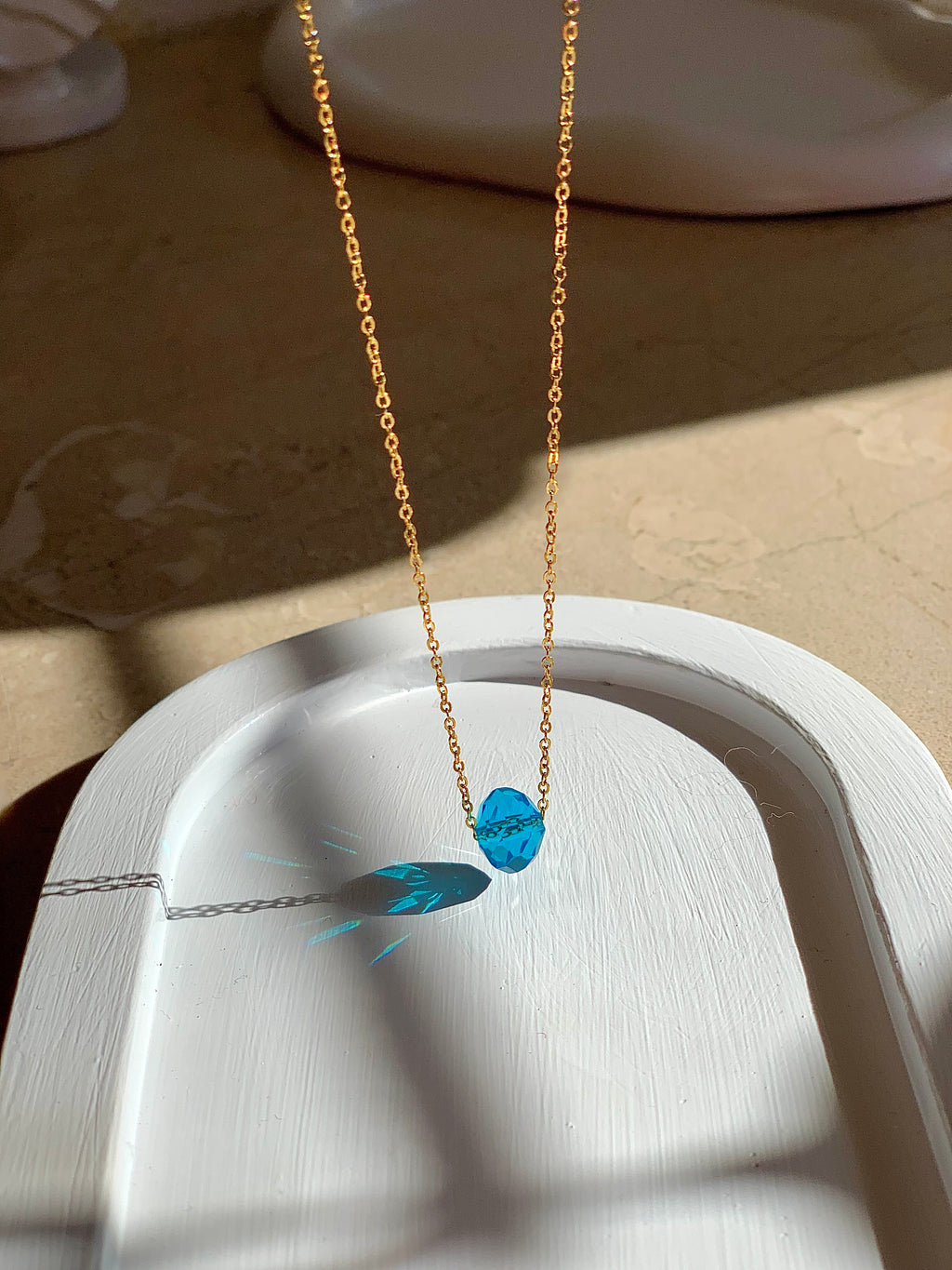Loy gold necklace