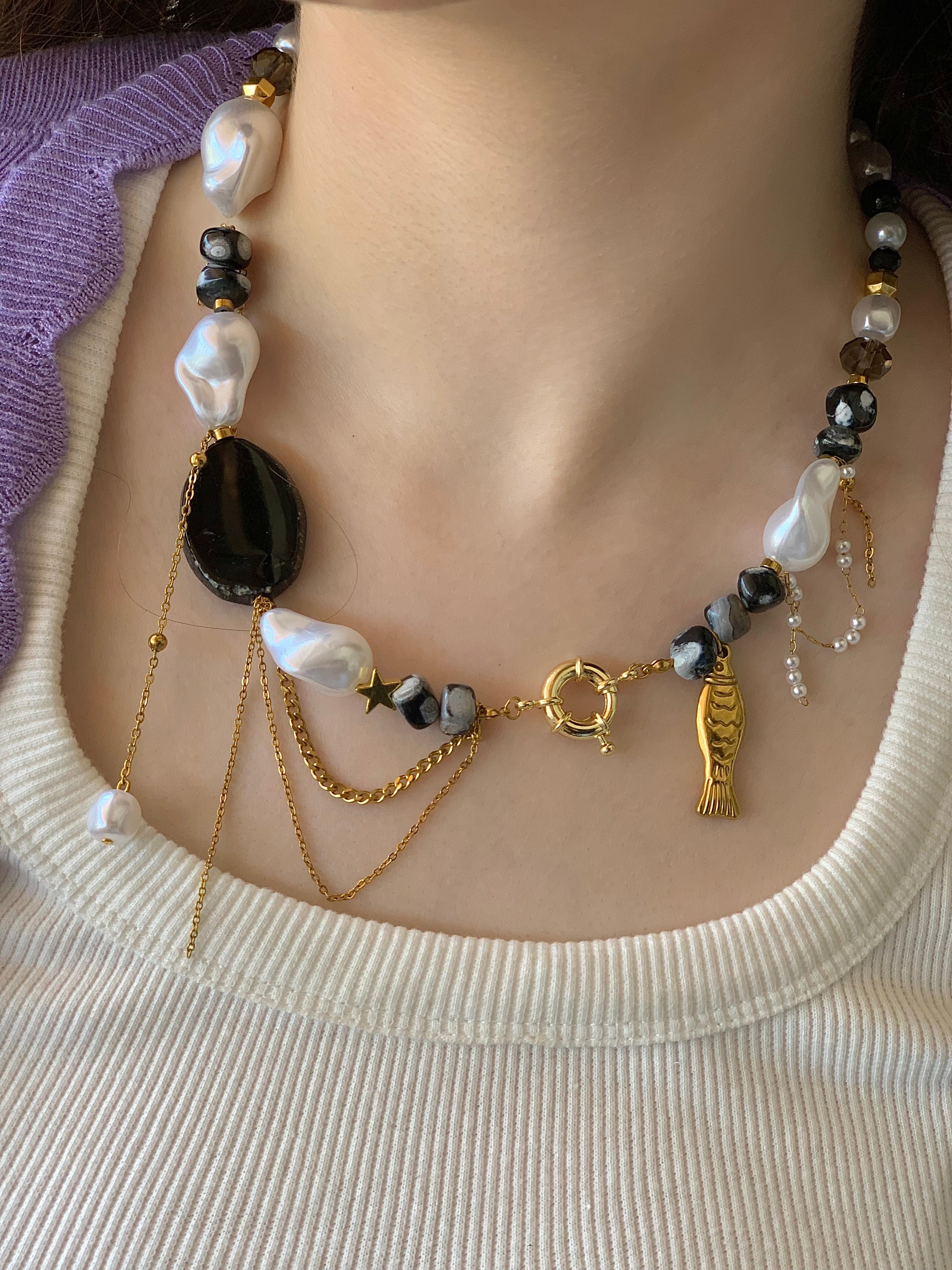 Anni choker